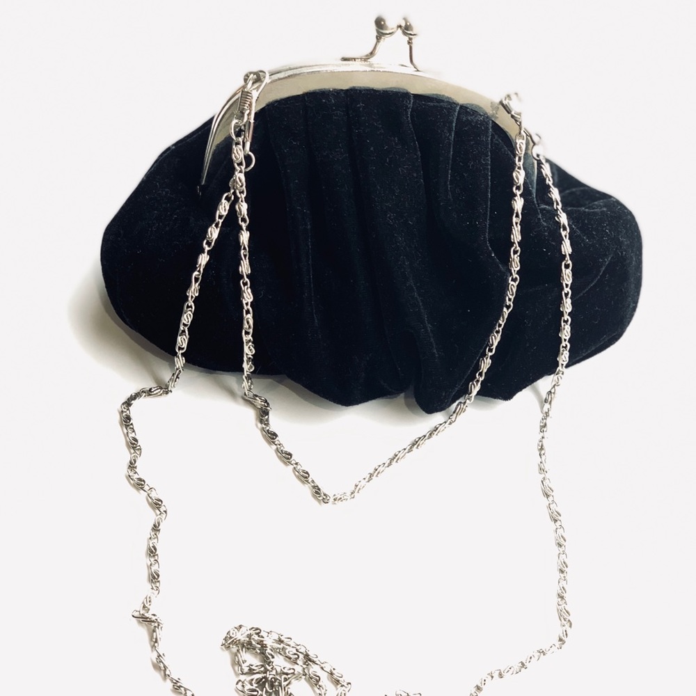 A purse/ hand bag